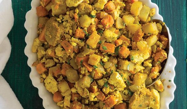 ALL-IN-ONE SKILLET BREAKFAST HASH