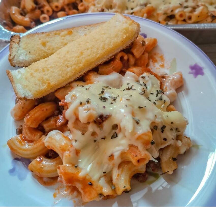 Meaty Baked Mac With Garlic Parmesan Toast