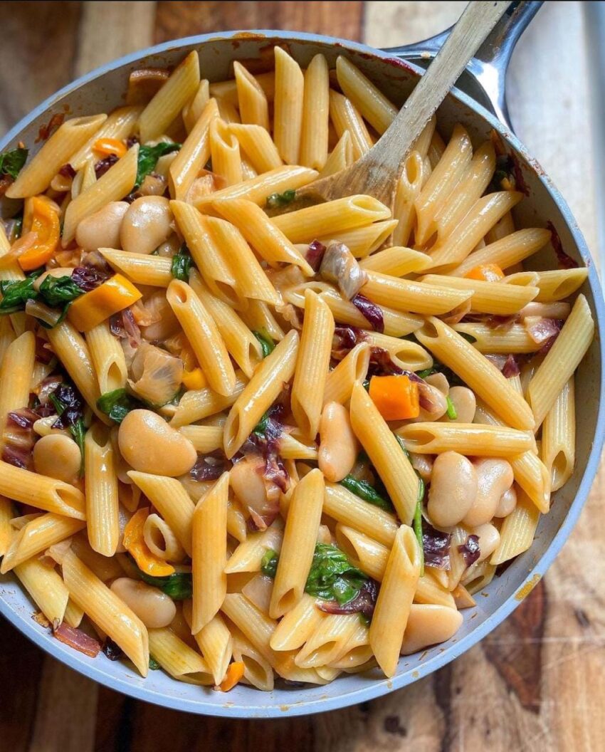 CREAMY GARLIC PASTA