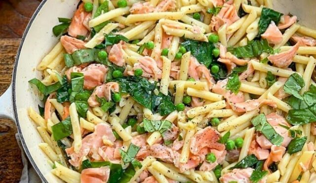 10 minute Salmon Pasta