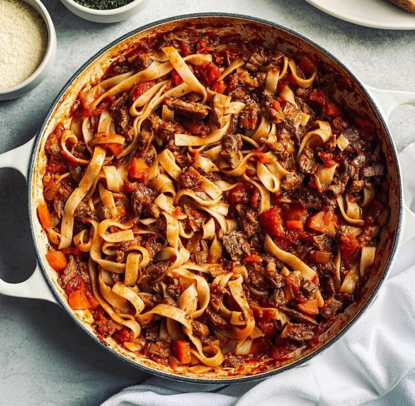 SLOW COOKED BEEF RAGU PASTA