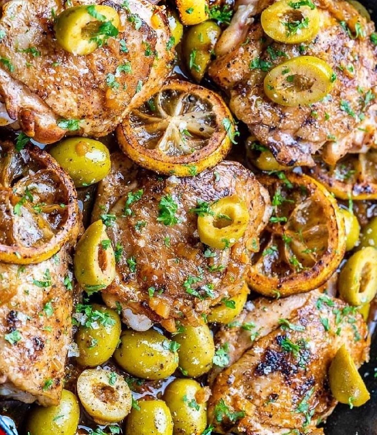 Lemony Chicken & Olives Skillet 🍋