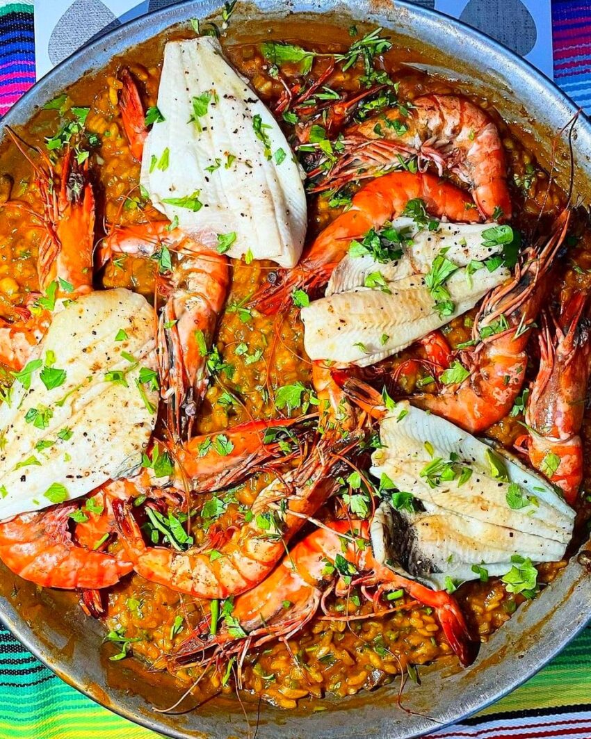 Spicy tomato and seafood paella