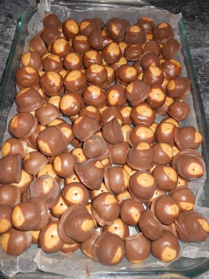 4-ingredient Peanut Butter Balls