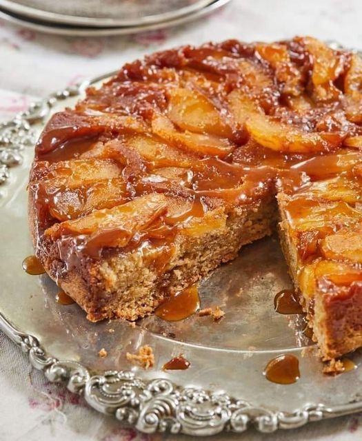 Caramel Apple Upside Down Cake