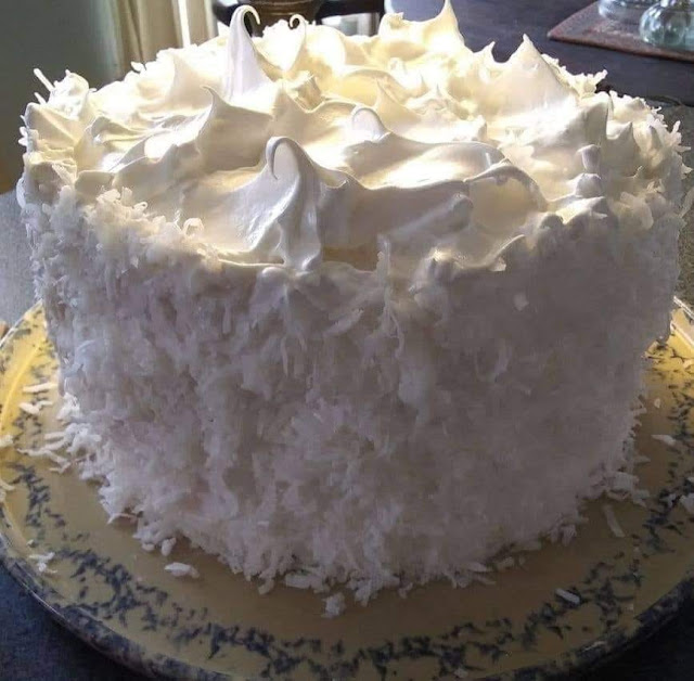 Coconut-Cake with 7-Min Frosting
