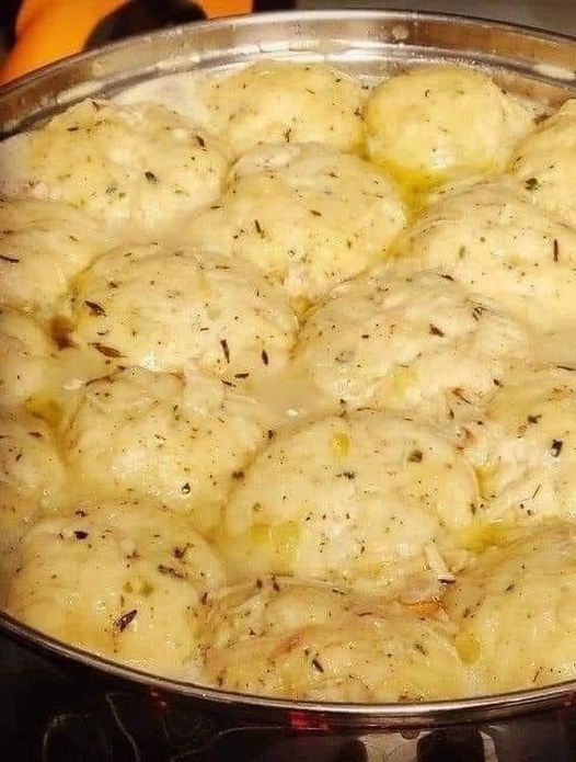 OLD FASHIONED CHICKEN AND DUMPLINGS