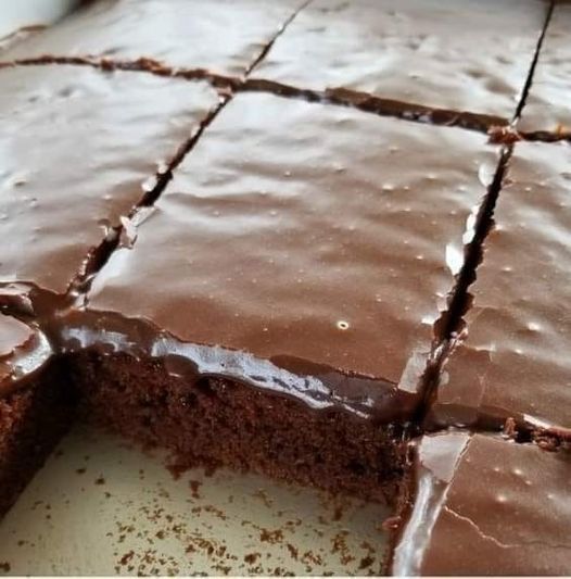 The BEST Chocolate Sheet Cake