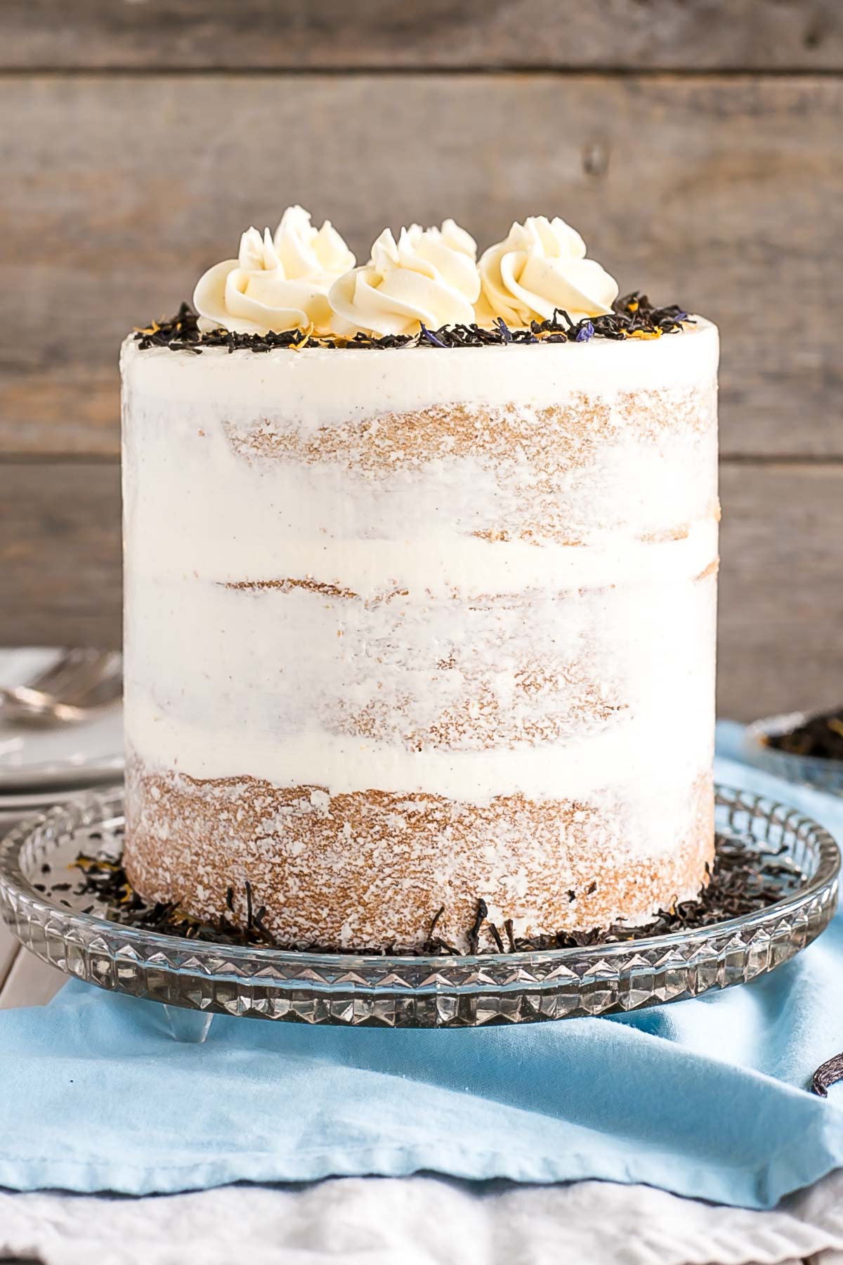 A cake sitting on top of a table