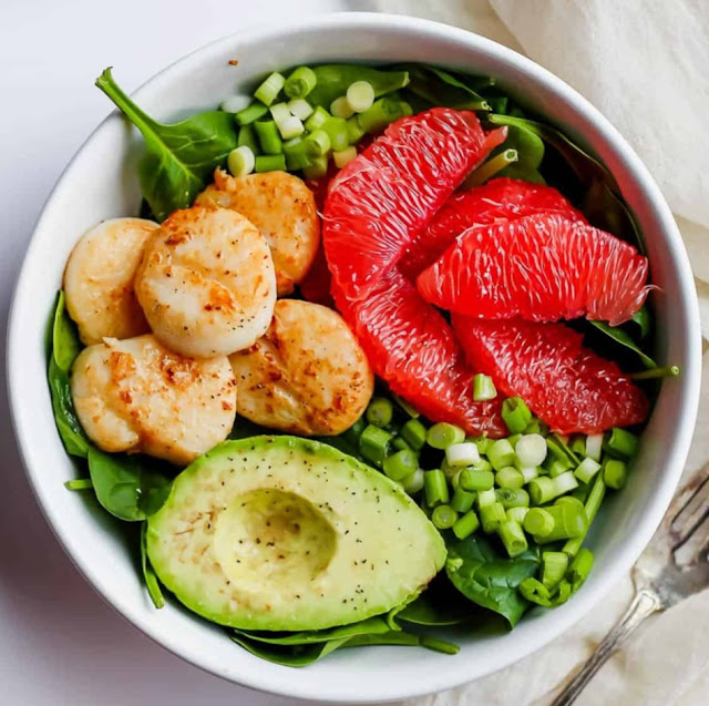 Seared Scallops and Avocado Salad
