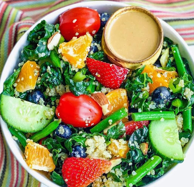SUMMER GREEN BEAN BERRY QUINOA SALAD + CREAMY BALSAMIC VINAIGRETTE