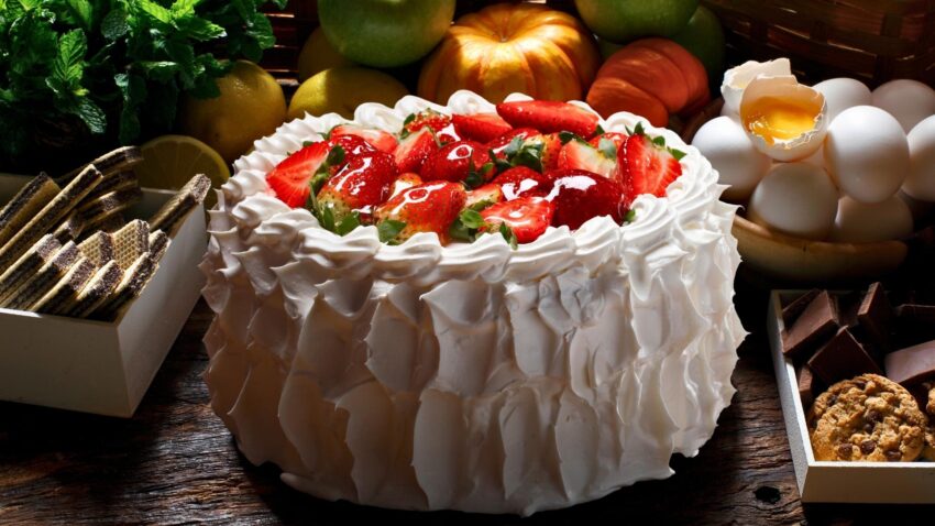 Carry Cake with Strawberries and Whipped Cream