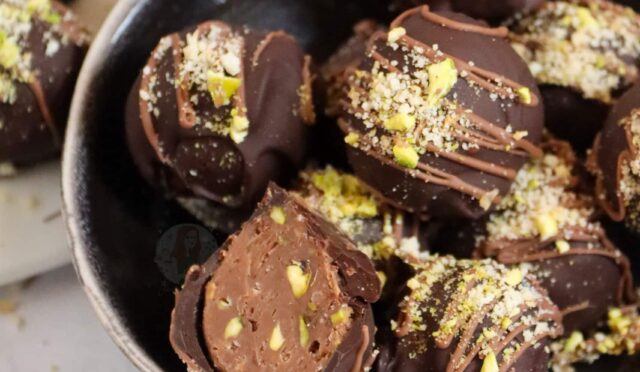 Amaretti, Pistachio & Rum Truffles!