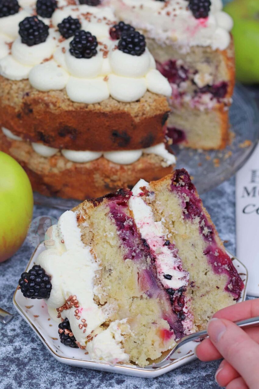 Apple Blackberry Crumble Cake!