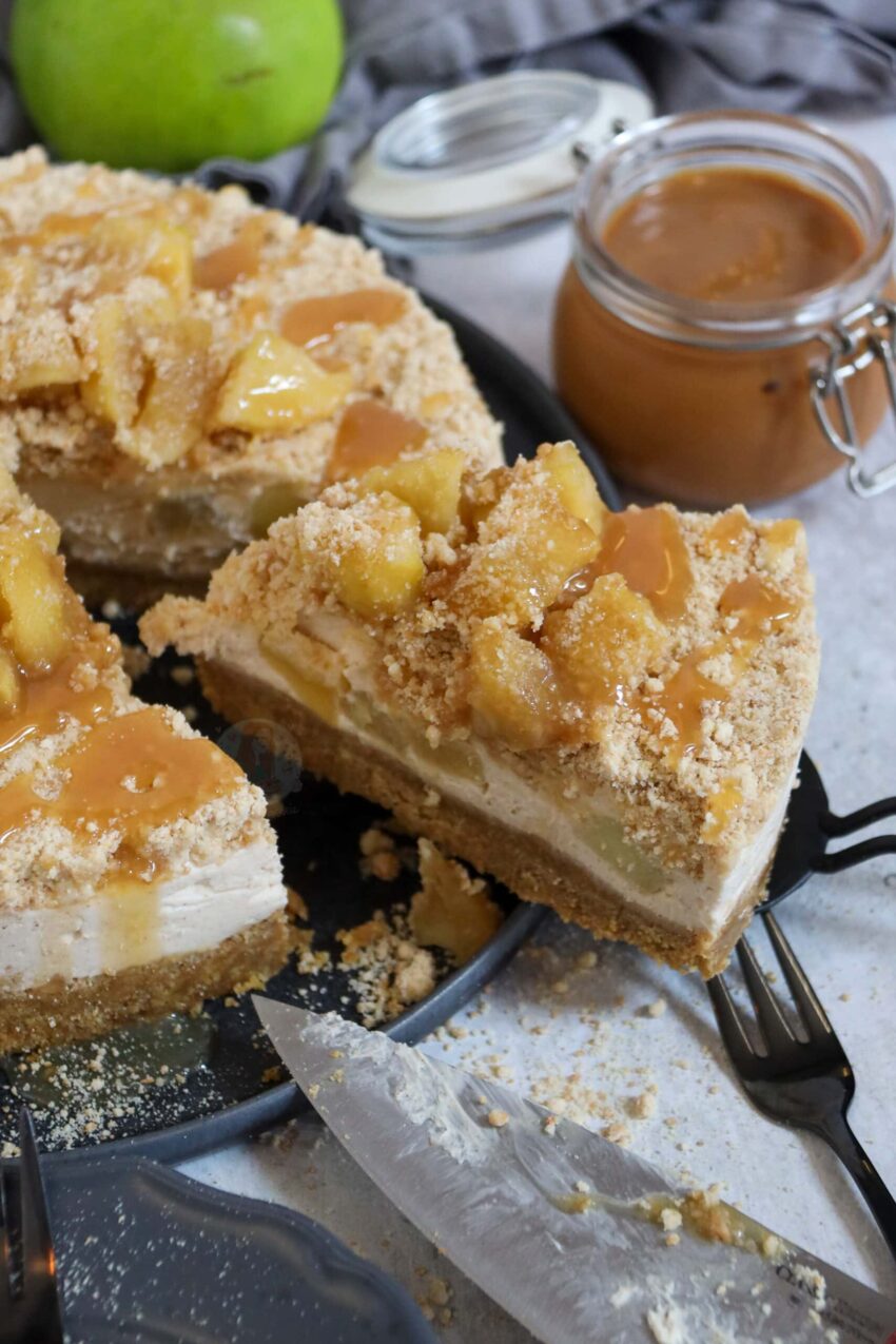 Apple Crumble Cheesecake!