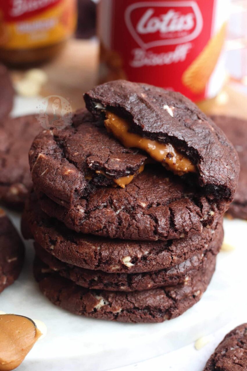 Biscoff Stuffed Cookies!