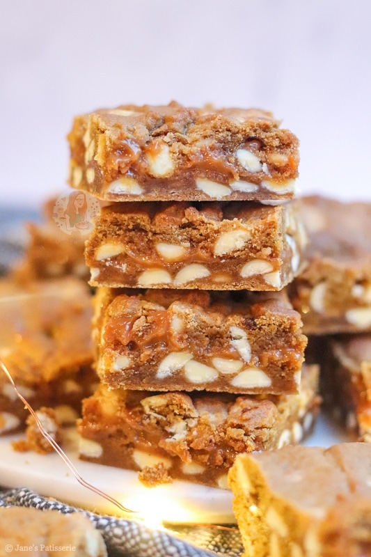 Caramel Gingerbread Cookie Bars!