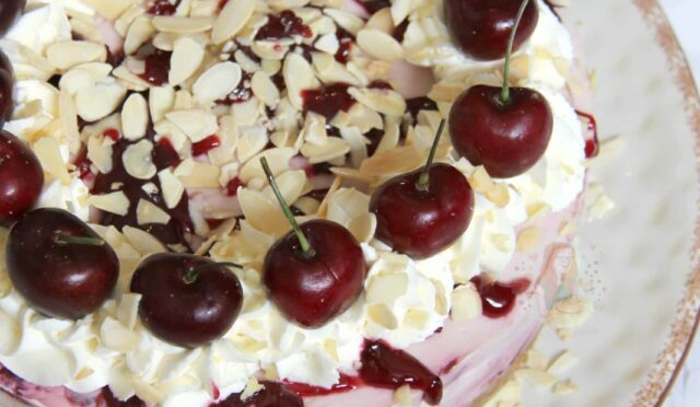 Cherry Bakewell Cheesecake!