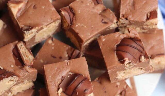 Chocolate Kinder Bueno Fudge!