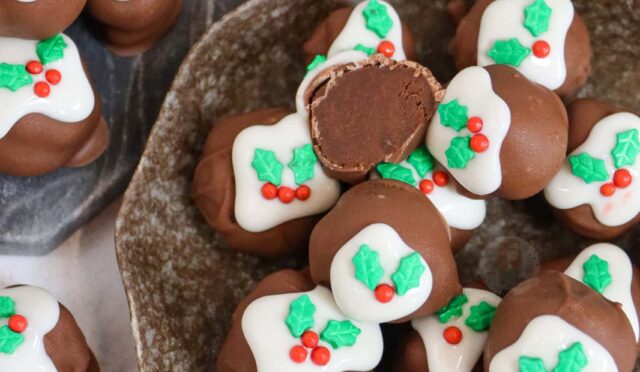 Christmas Pudding Chocolate Truffles!