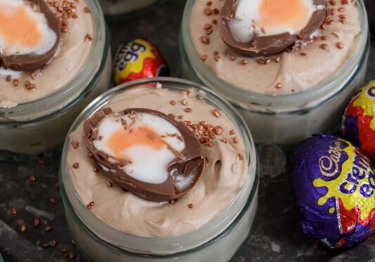 Creme Egg Chocolate Mousse!