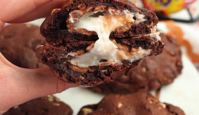 Creme Egg Stuffed Cookies!