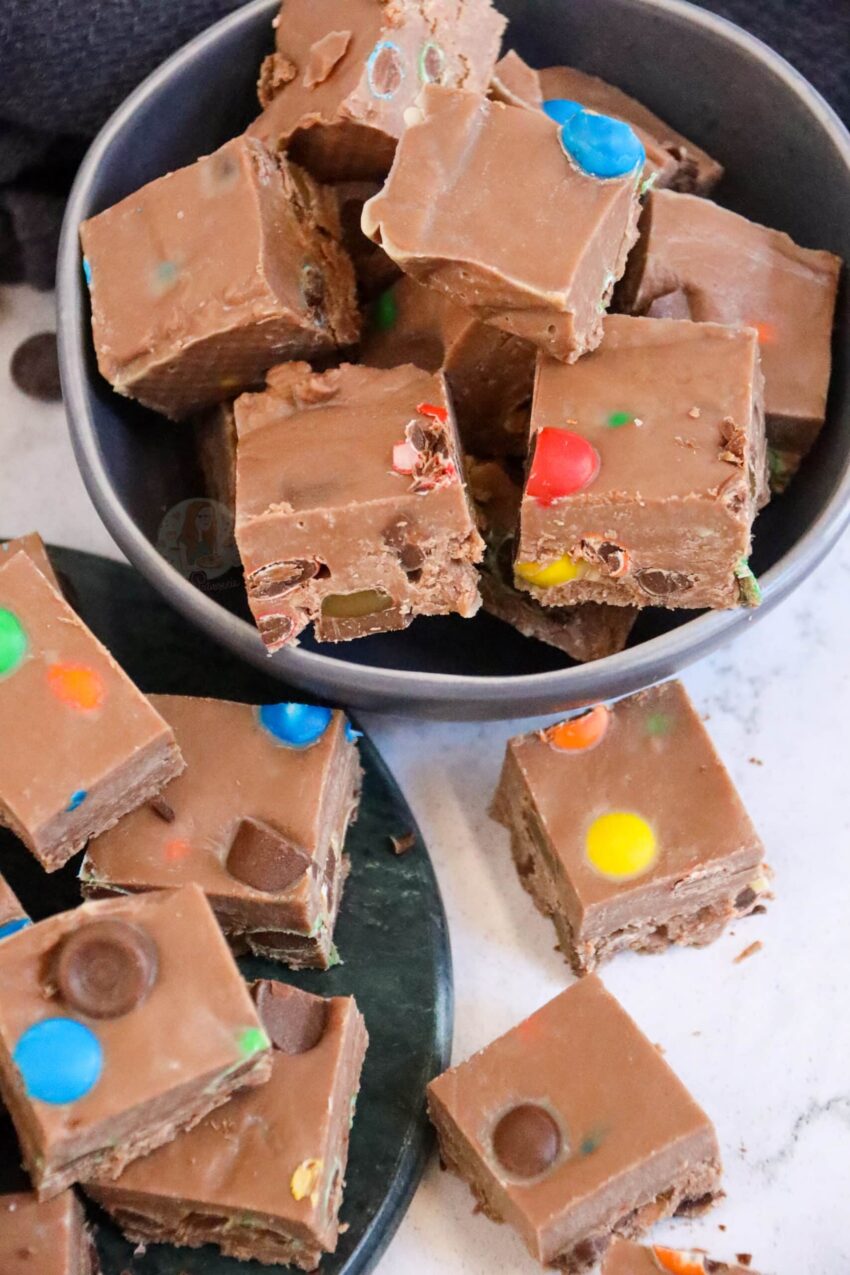 Easy Microwaveable Fudge!