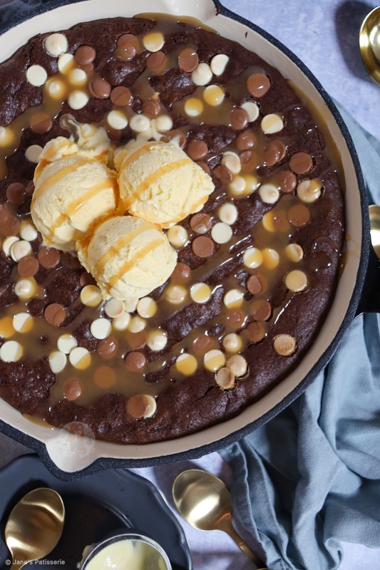 Giant Skillet Brownie!