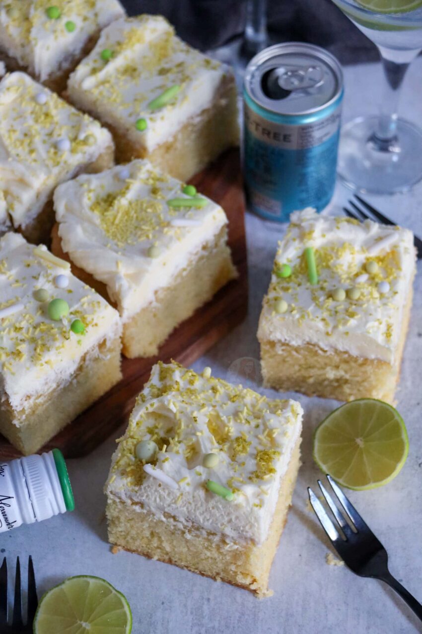 Gin and Tonic Traybake!