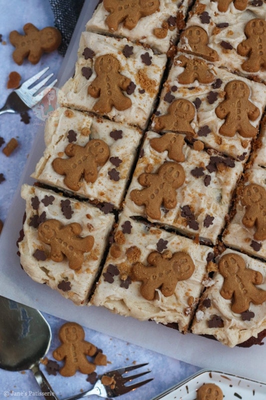 Gingerbread Traybake Cake!