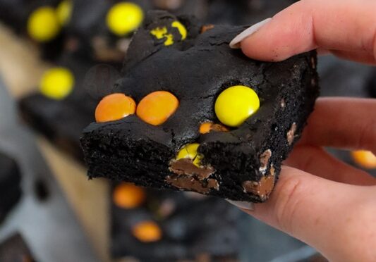 Halloween Cookie Bars!
