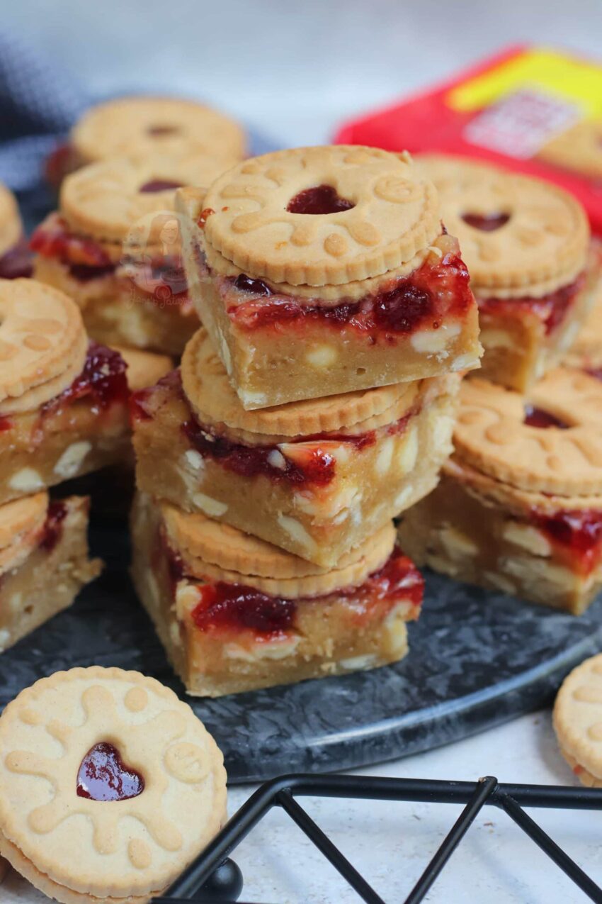 Jammie Dodger Blondies!
