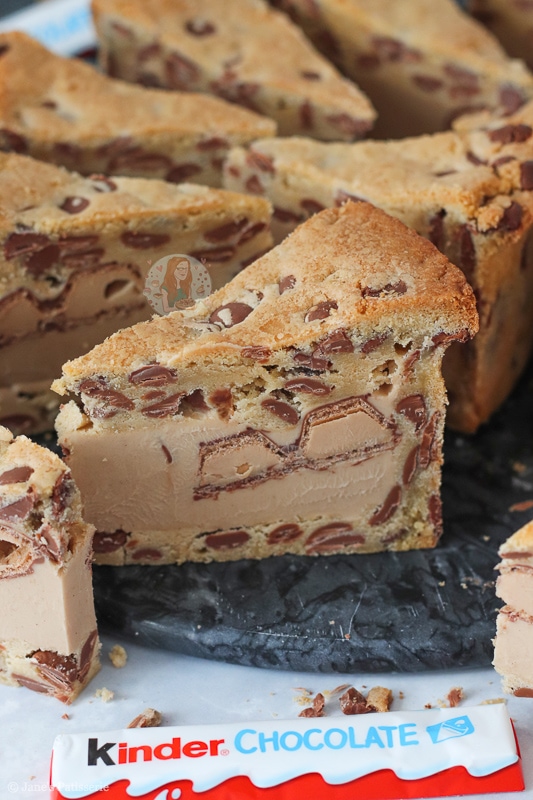 Kinder Cookie Pie!