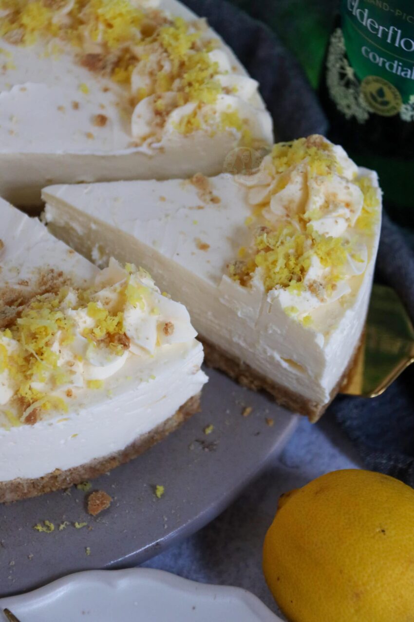 Lemon and Elderflower Cheesecake!