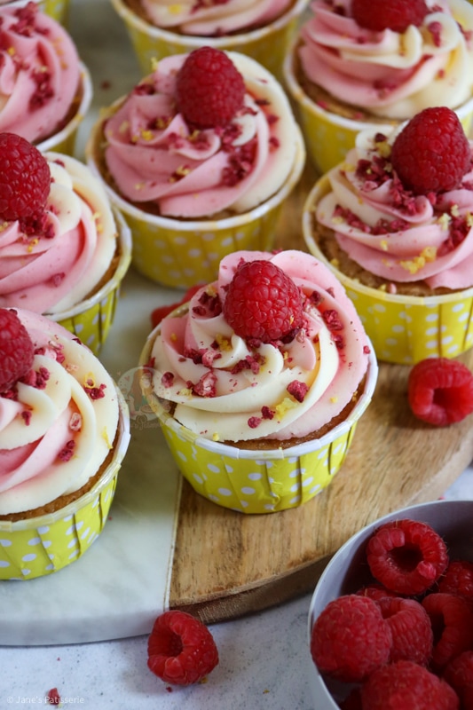 Lemon and Raspberry Cupcakes!