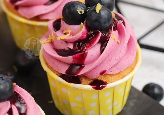 Lemon & Blueberry Cupcakes!