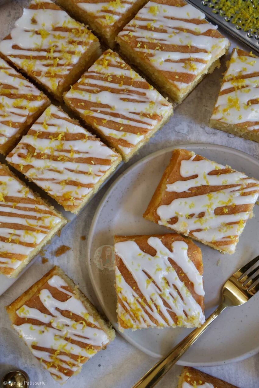 Lemon Drizzle Traybake!