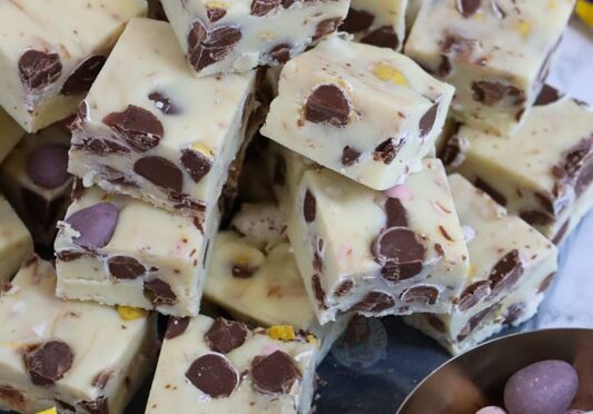 Mini Egg Fudge!