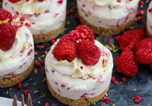 Mini Lemon & Raspberry Cheesecakes!