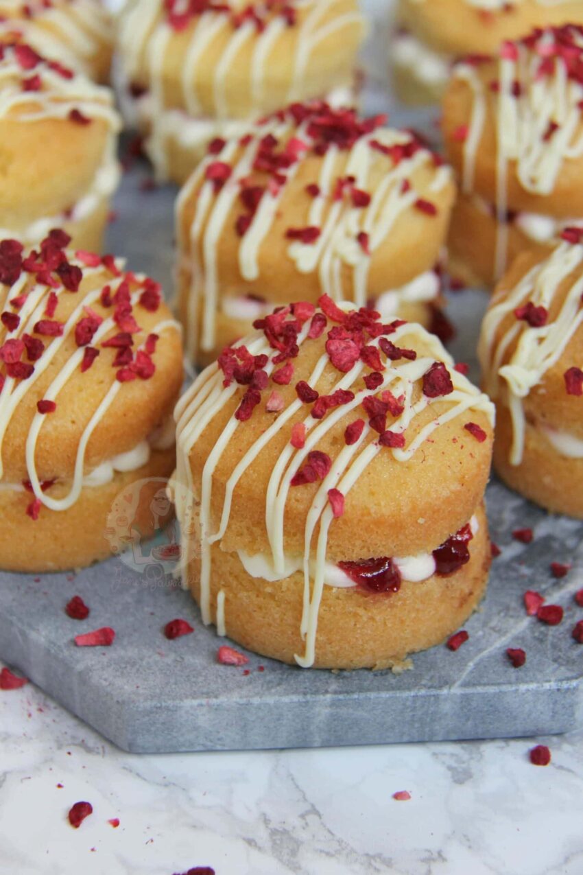 Mini Victoria Sponge Cakes!