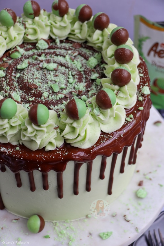 Mint Aero Drip Cake!