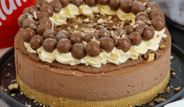 No-Bake Chocolate Malteser Cheesecake!