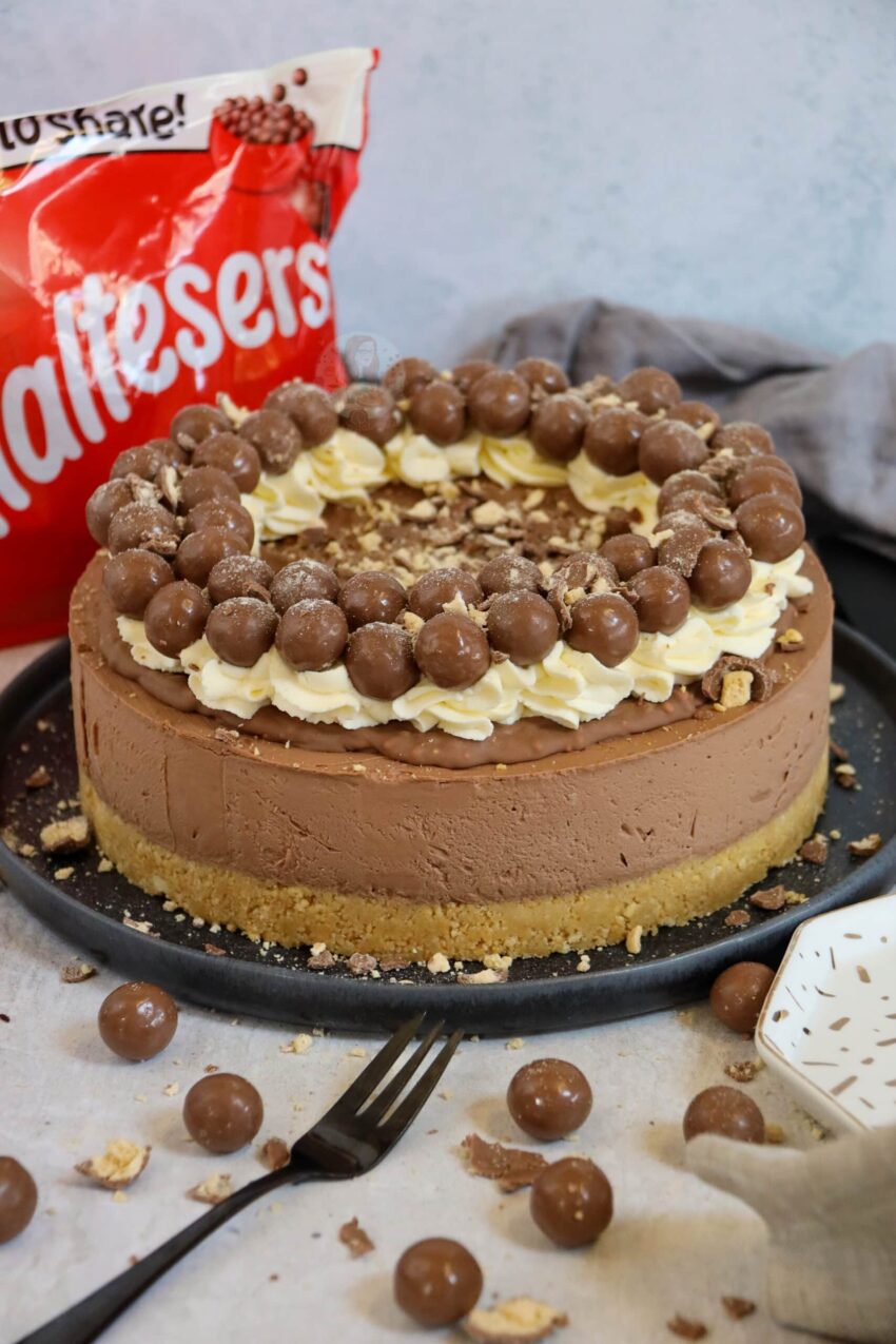 No-Bake Chocolate Malteser Cheesecake!