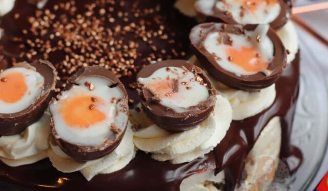 No-Bake Creme Egg Cheesecake!