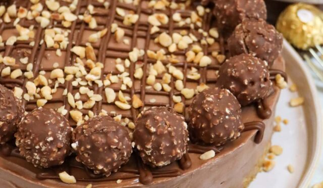 No-Bake Ferrero Rocher and Nutella Cheesecake!