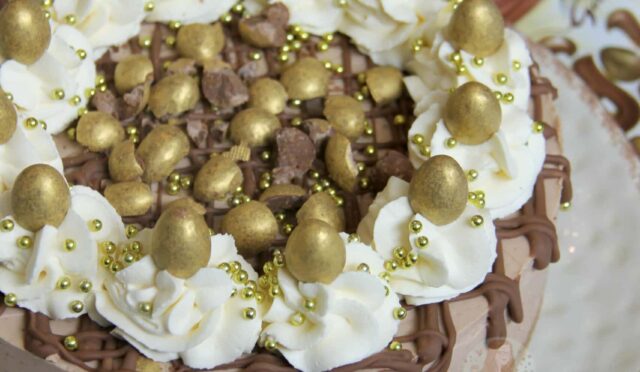 No-Bake Galaxy Golden Egg Cheesecake!