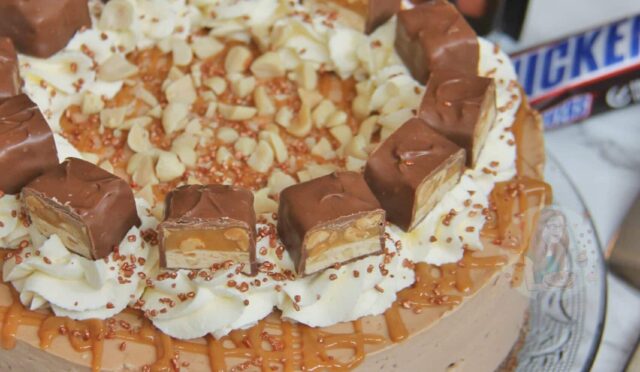 No-Bake Snickers Cheesecake!
