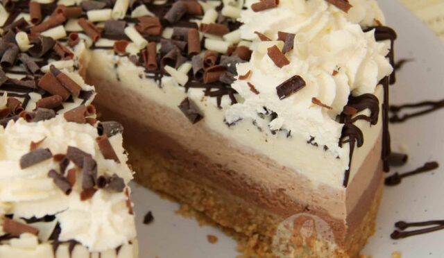 No-Bake Triple Chocolate Cheesecake!