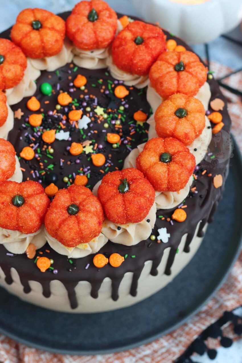 Pumpkin Spice Latte Cake!
