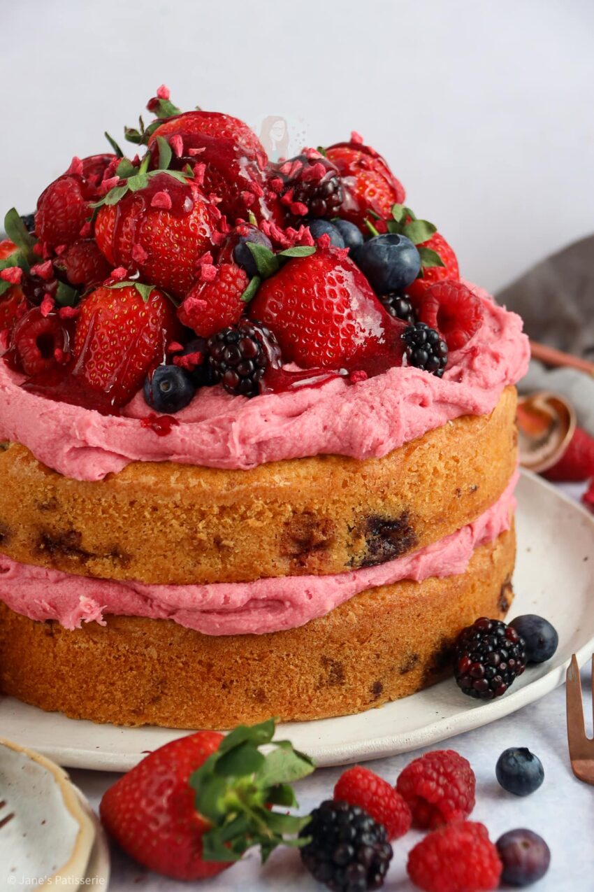 Summer Berry Cake!